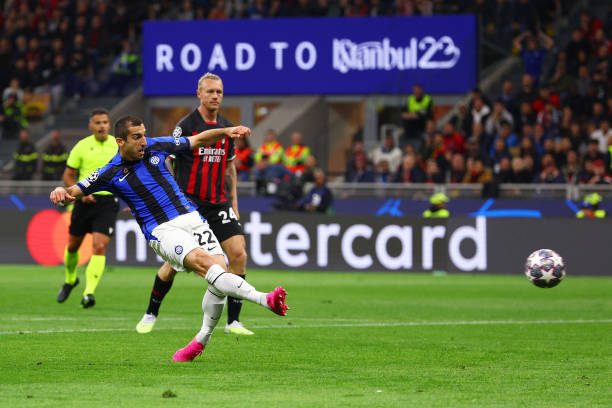 与国内球员 与国内球员